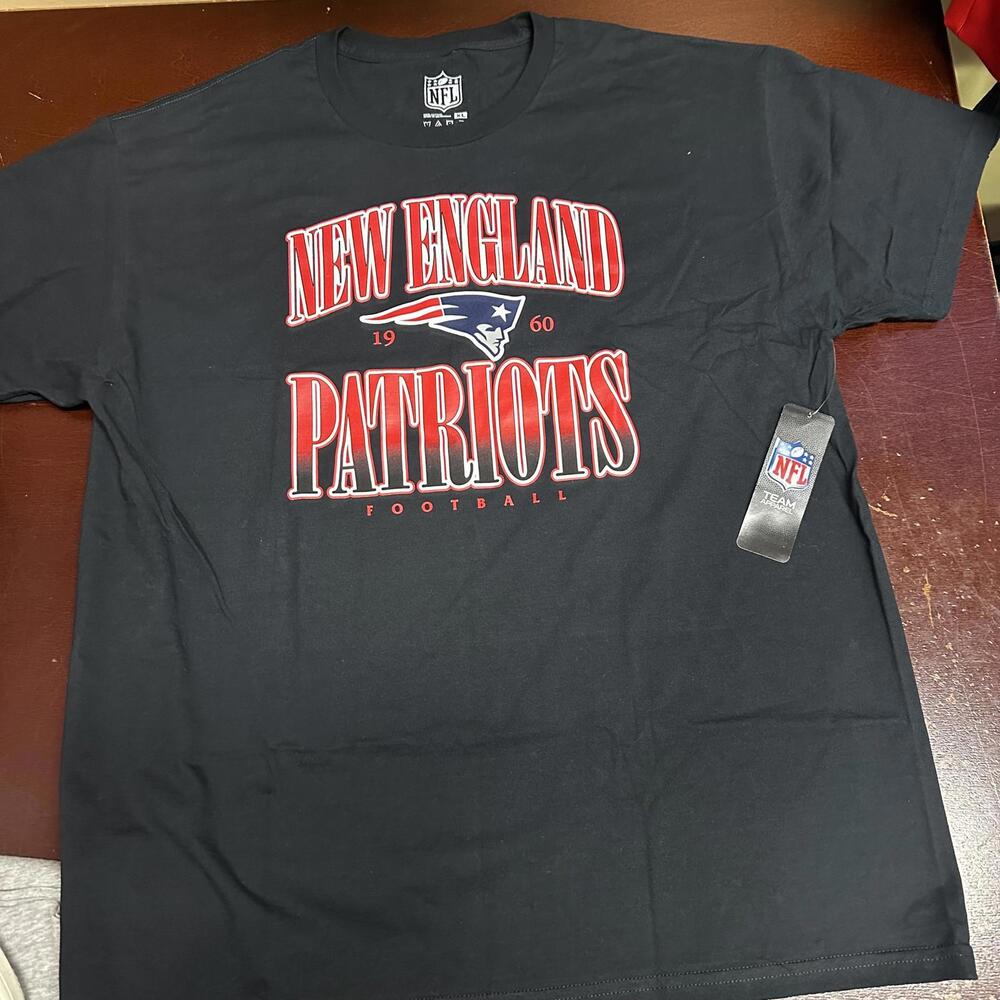 Black New England Patriots, front and back logo graphic T-shirt, XL